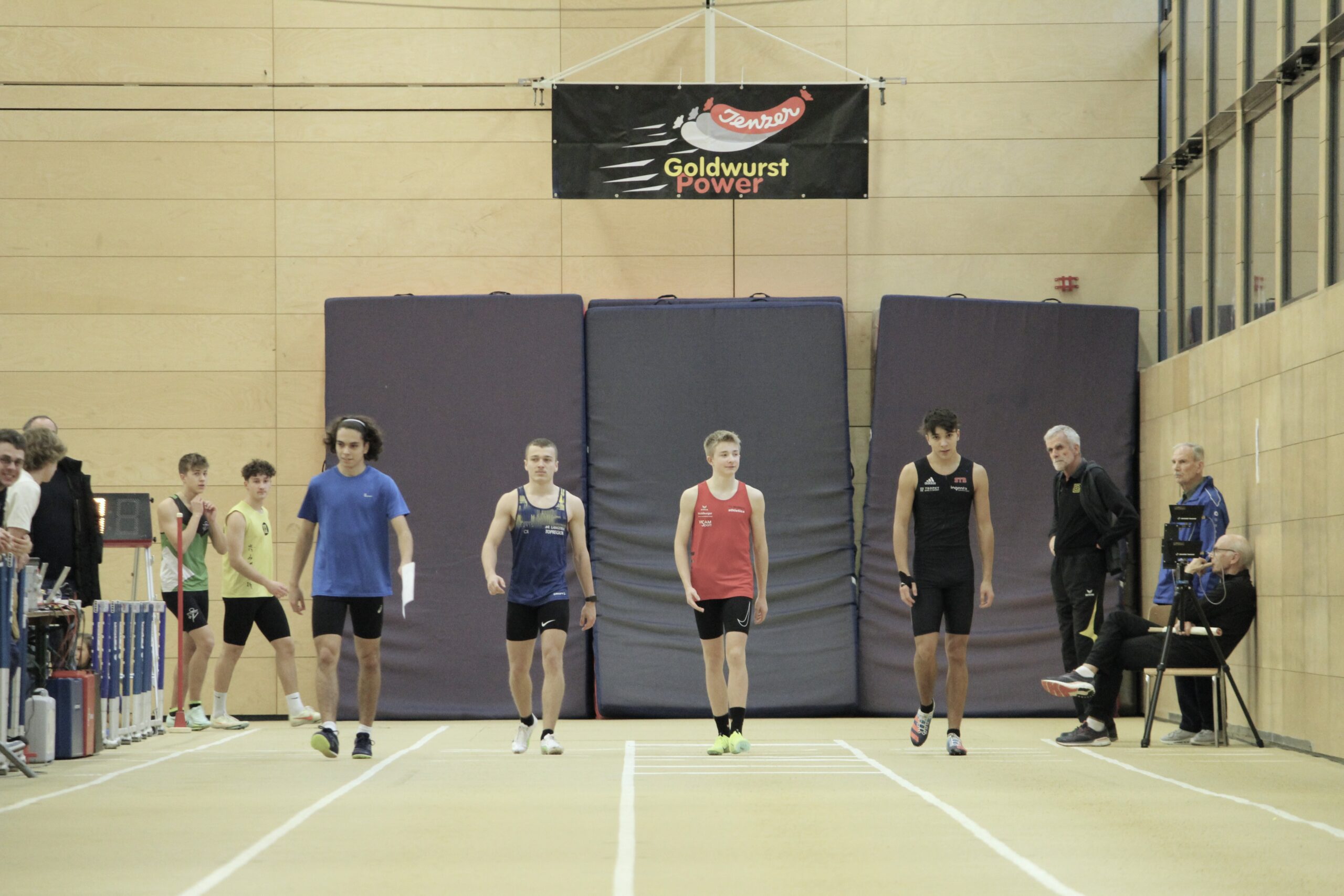 Erste Sprints und Sprünge an den Hallen-Meetings auf der Schützenmatte