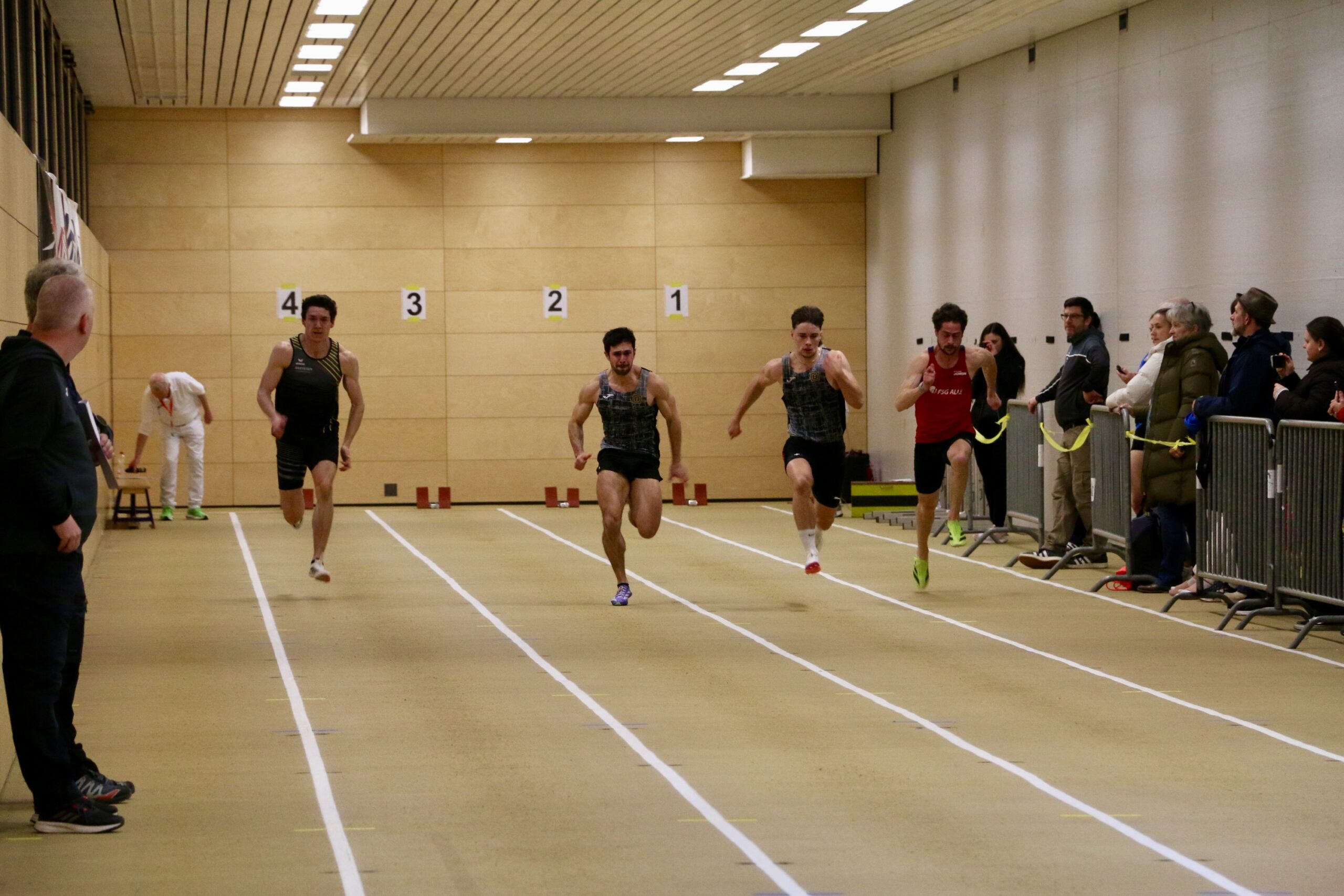 Erste schnelle Zeiten am OB Sprint Hürden Meeting auf der Schützenmatte